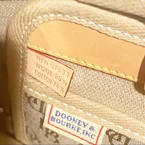 Dooney & Bourke Brown Monogram and Leather Shoulder Handbag Zipper - Picture 5 of 8